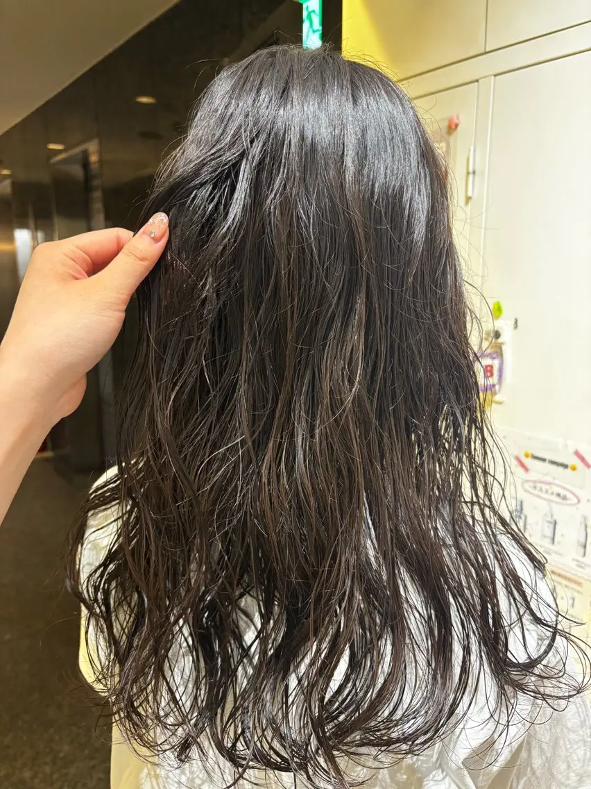 ロング パーマ パーマ カラーモデ ル募集riana🫧のヘアスタイル