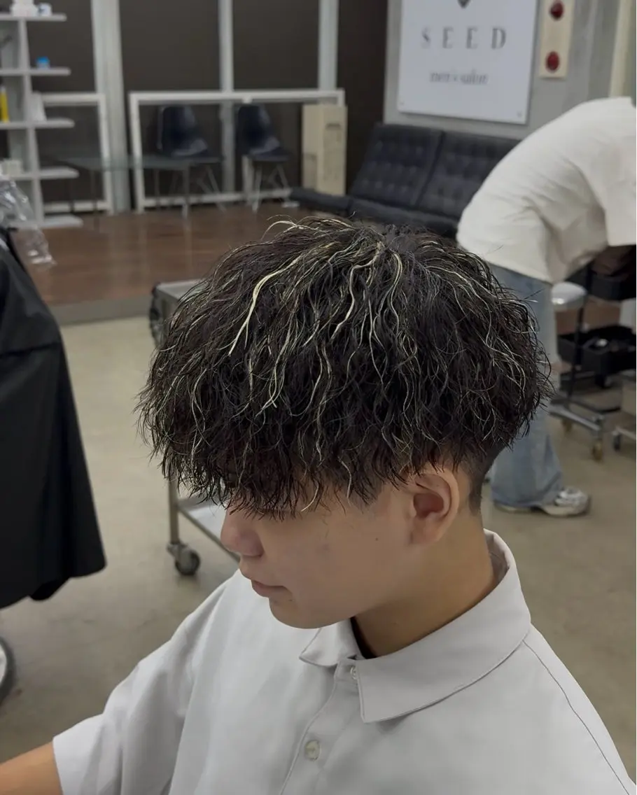 ミディアム カラー パーマ メンズ 田中 辰弥のヘアスタイル