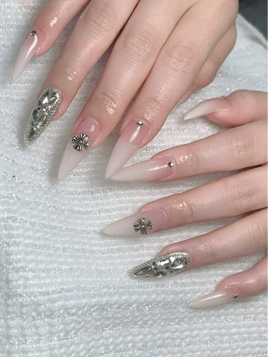 ネイル Mio nail Osakaのネイルデザイン