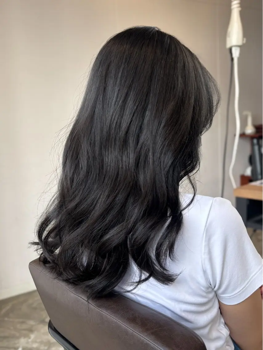 ロング カラー グレージュ オリーブグレージュ オリーブグレー カット ヘアカラー トリートメント はっとり ななせのヘアスタイル