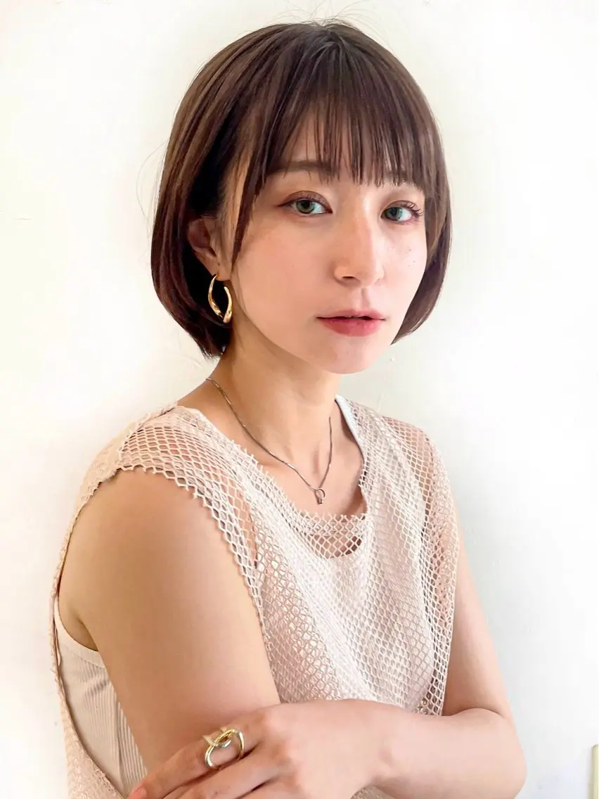 ミディアム 米澤 由衣のヘアスタイル