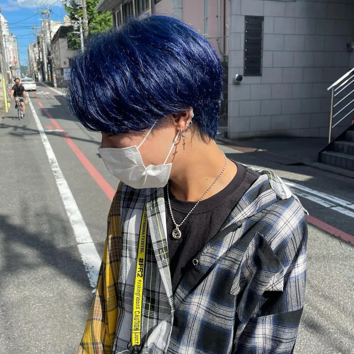 カラー パーマ ヘアアレンジ メンズ キッズ ネイル マツエク・マツパ センターパート メンズ韓国風 ブルーカラー ネイビーカラー 韓国風マツエク Saffyハリウッド トリートメント◎のヘアスタイル