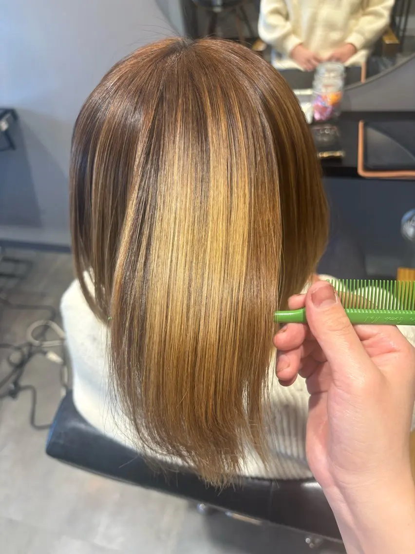 ミディアム カット 縮毛矯正 小堀 いぶきのヘアスタイル
