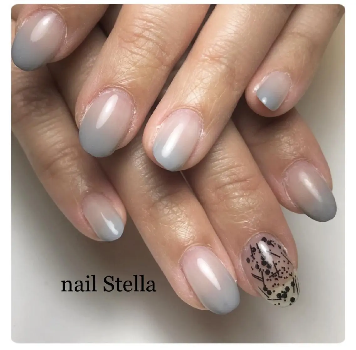 ミディアム カラー ネイル グラデーションカラー グラデーション nailStella KOKOIST取扱店のネイルデザイン