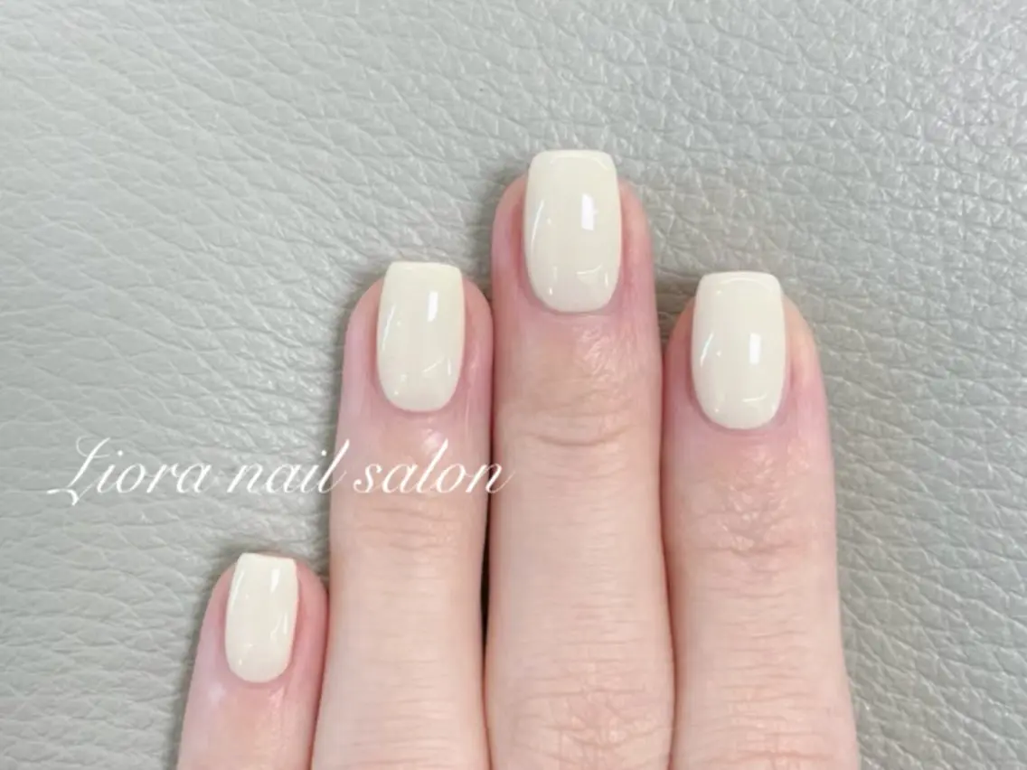 ネイル フレンチネイル ジェルネイル ガーリー グラデーション キラキラネイル ハンドネイル JUN Lioraネイルのネイルデザイン