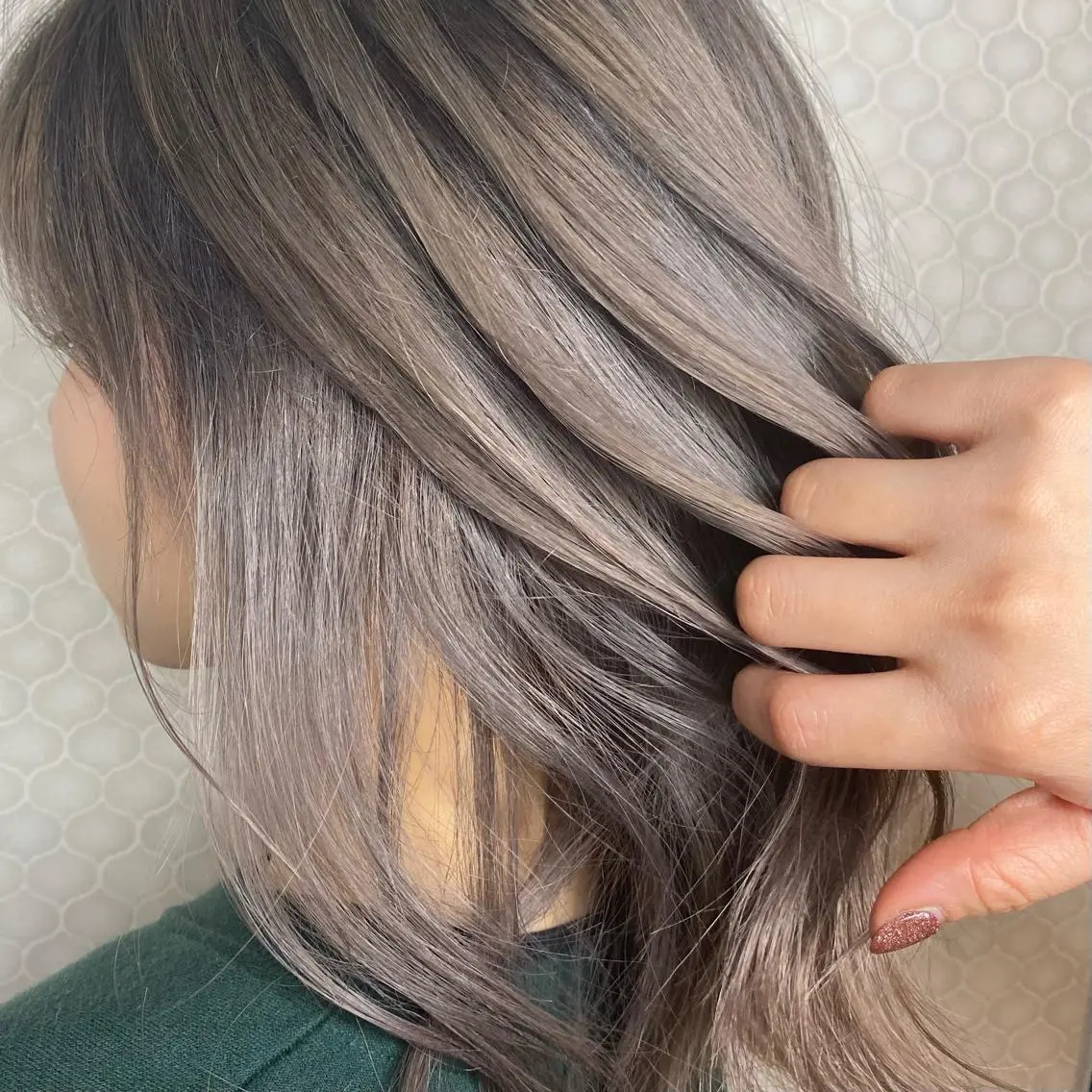 ミディアム カラー Birth& Bloom【さあや】のヘアスタイル