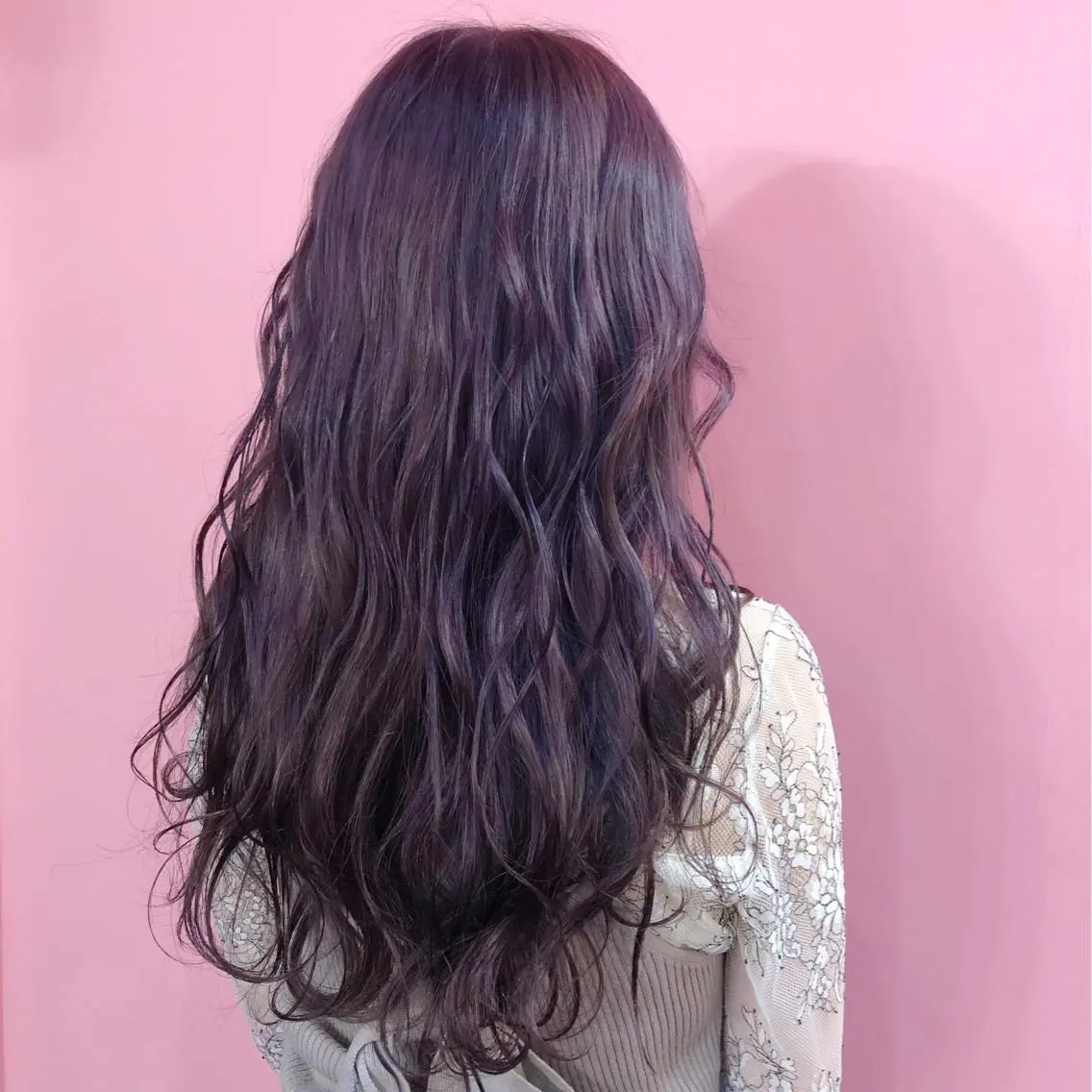 ロング カラー ブリーチ バイオレットカラー 櫻井 愛弓のヘアスタイル