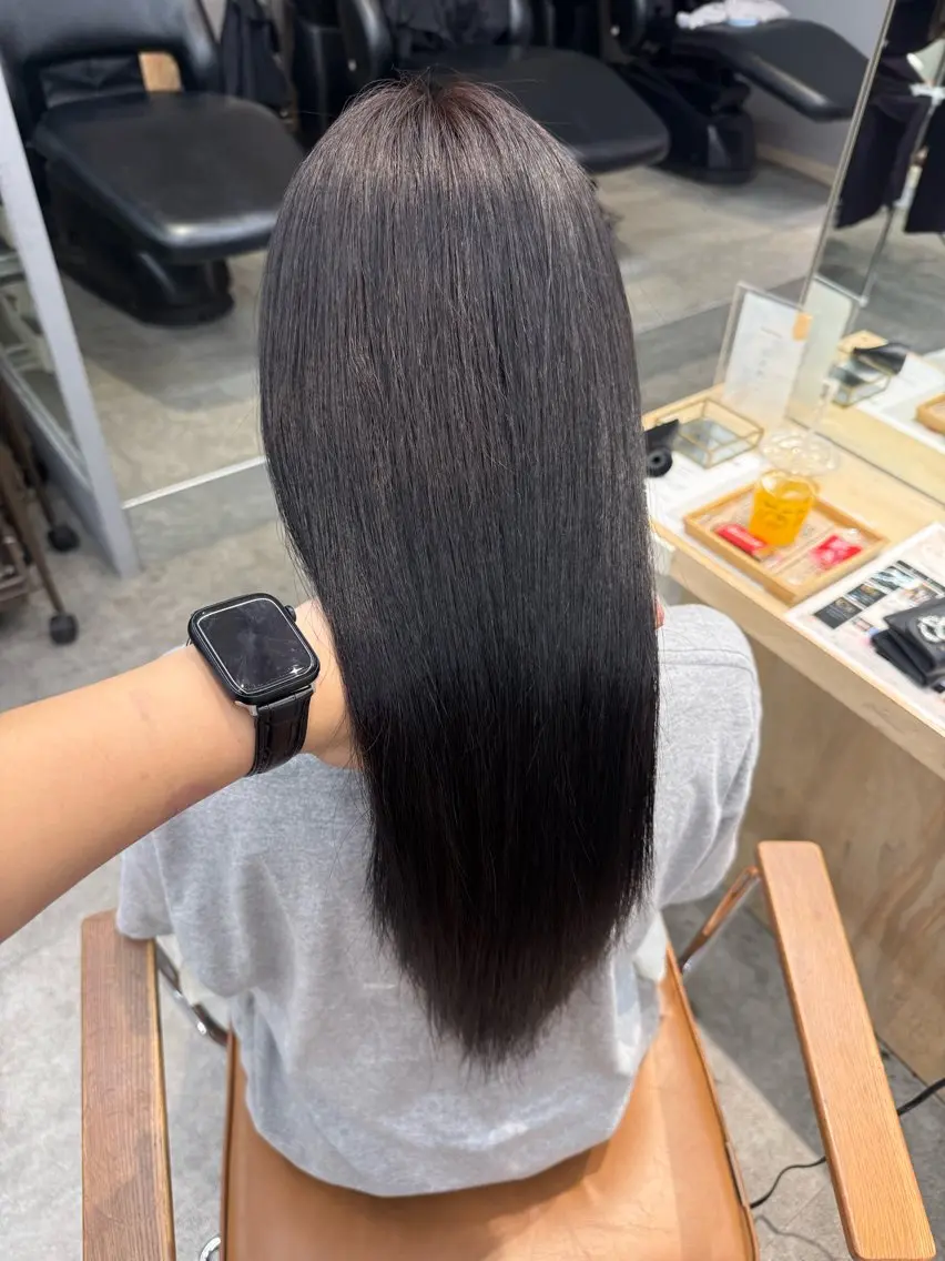 ロング ヘアカラー 福本 萌のヘアスタイル