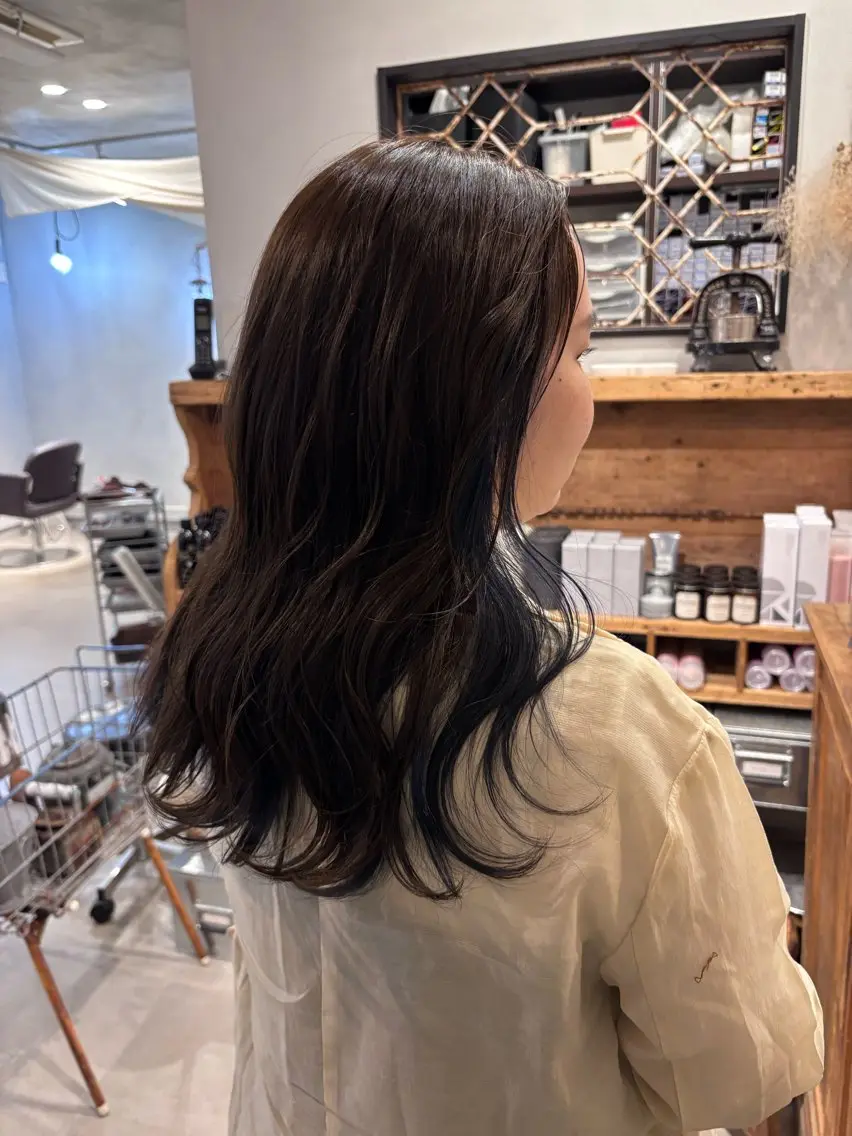 セミロング カラー インナーカラー あすか Aem.カラーリストのヘアスタイル