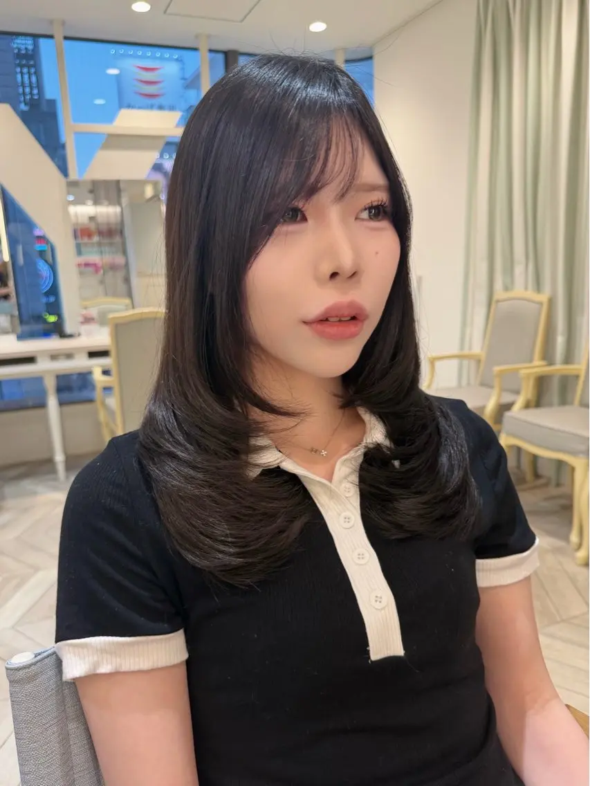 セミロング くびれヘア 伸ばしかけ 韓国風ヘア レイヤーカット 小顔カット カット トリートメント 小顔レイヤー/ ベージュ🤍Rieのヘアスタイル