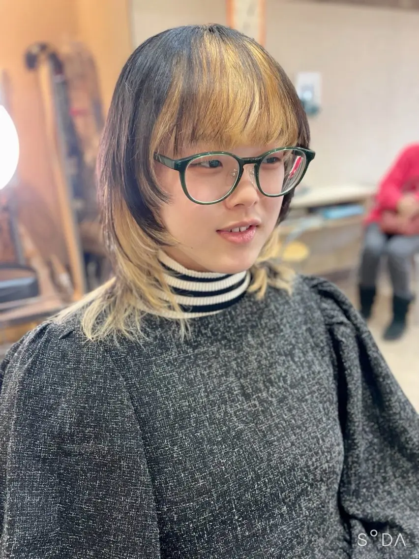 学割🌸大学生限定🌸 ポイントブリーチで作るインナーカラー+似合わせデザインカット+ツヤ感&透明感カラーの写真