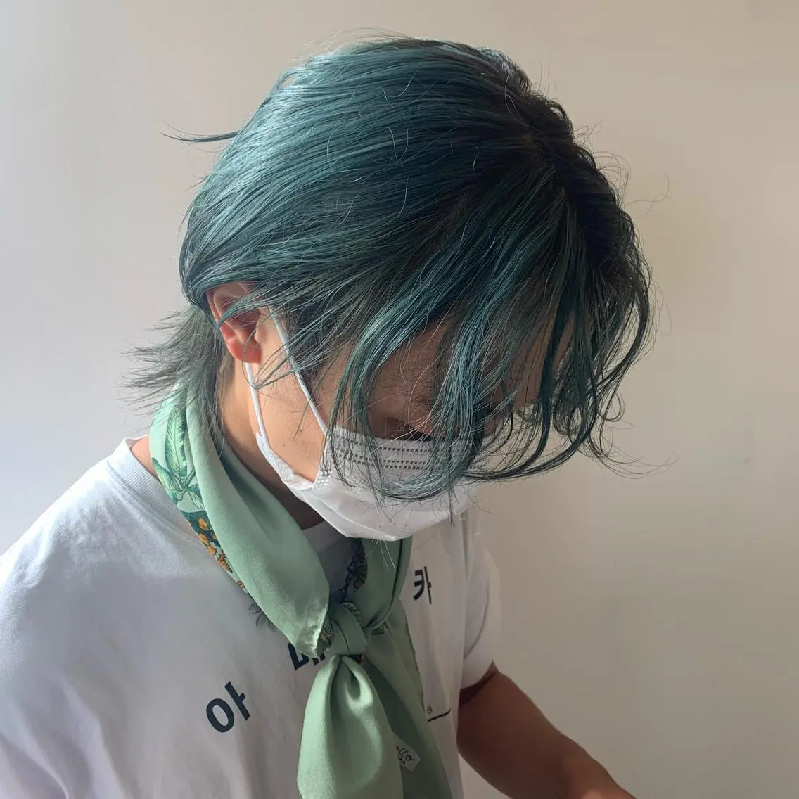 ショート カラー 本間 結衣のヘアスタイル