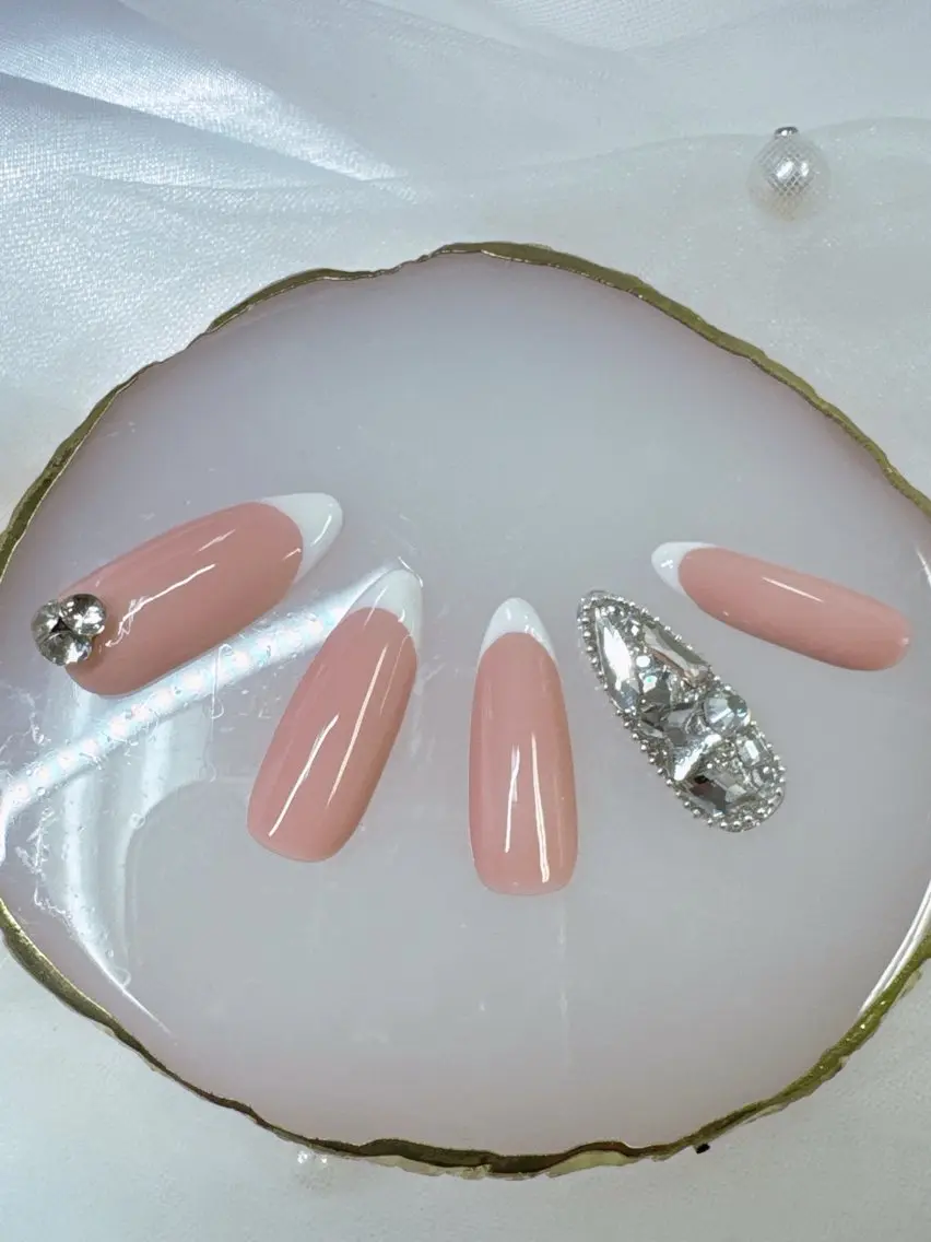 ネイル フットネイル Queeens nailのネイルデザイン