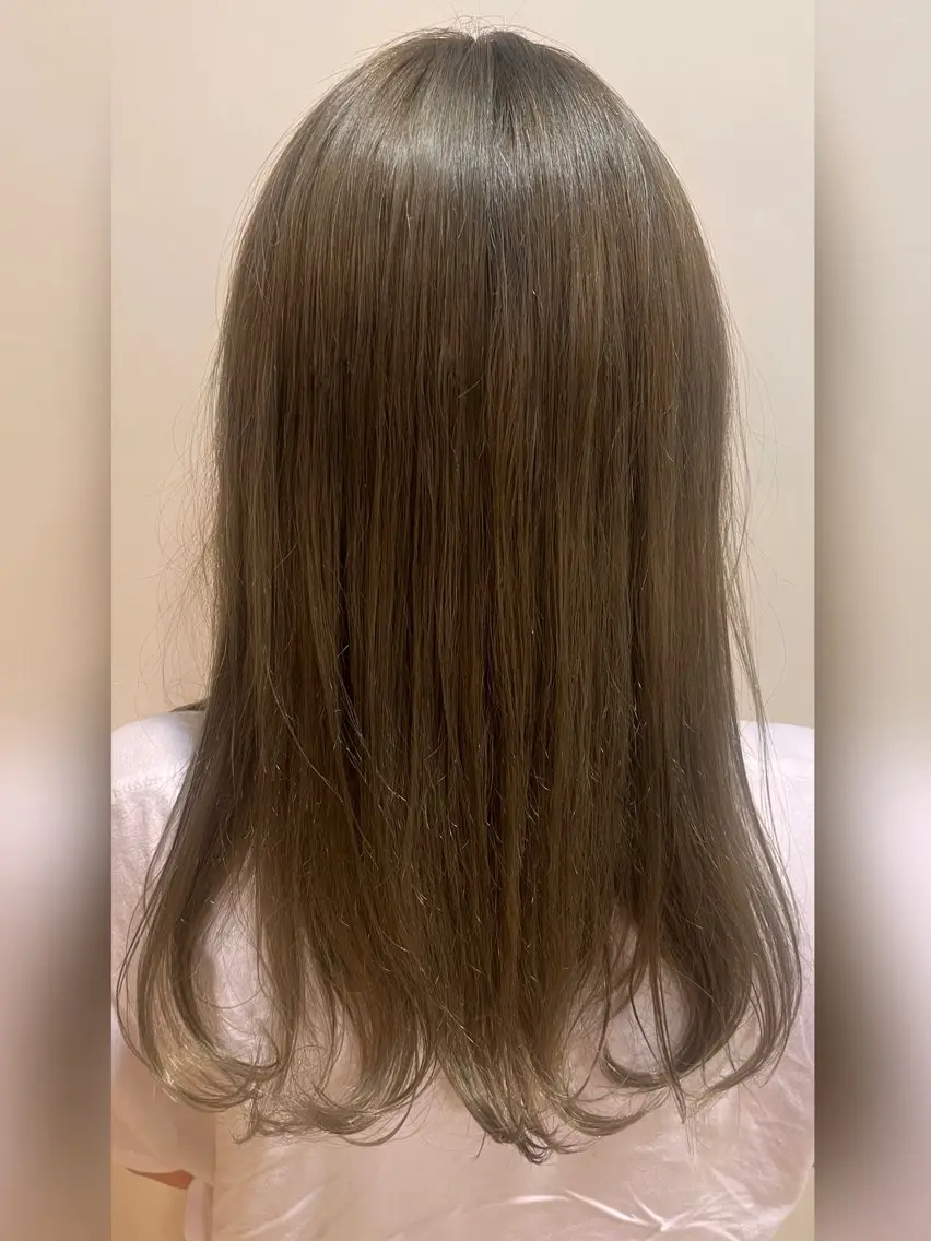 ロング カラー アッシュ ブリーチ ケアブリーチ ダブルカラー ️ちば🩵JILLE 恵比寿 透明感カラーのヘアスタイル