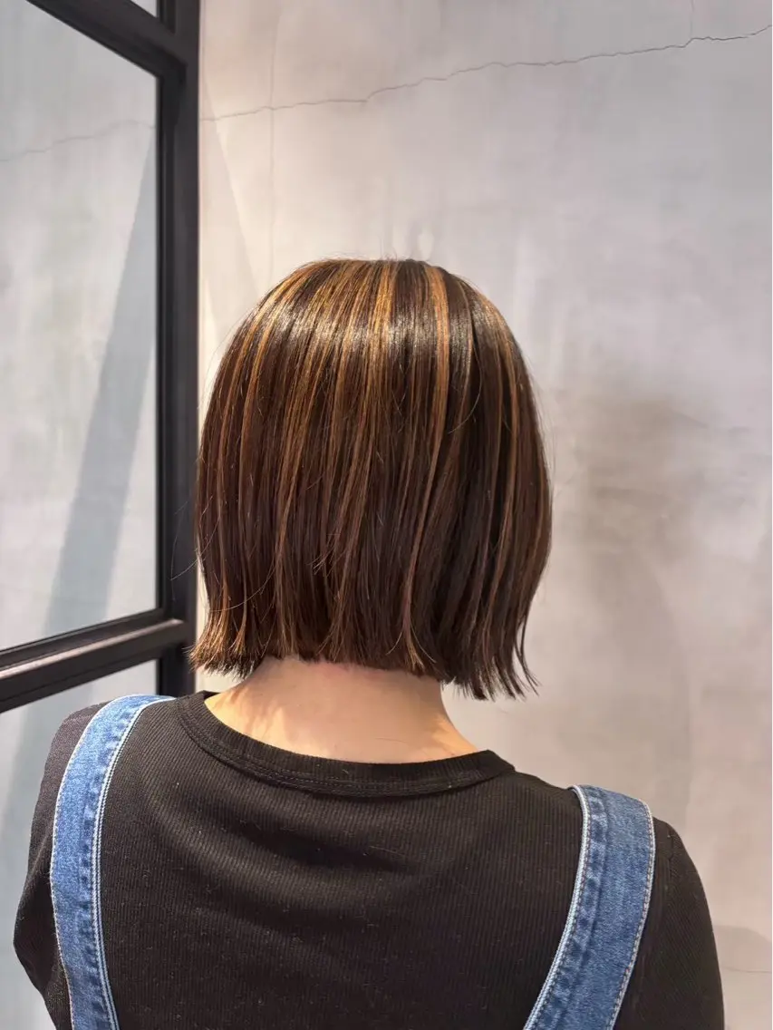 【ハイライトカラー】立体感と動きのあるおしゃれなヘアスタイルに✨️の写真