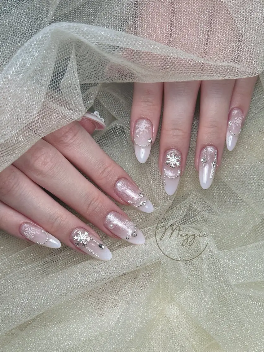ネイル Maggie Nail🦩のネイルデザイン