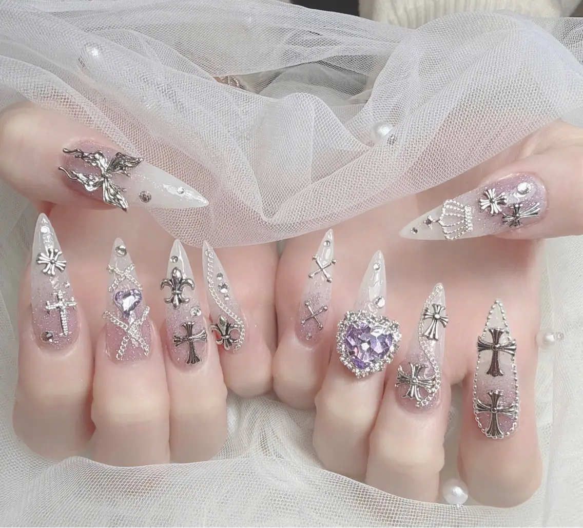 ネイル アートネイル オーロラネイル ボルドー チークネイル フレンチネイル ハンドネイル Sakura Nail Salonのネイルデザイン