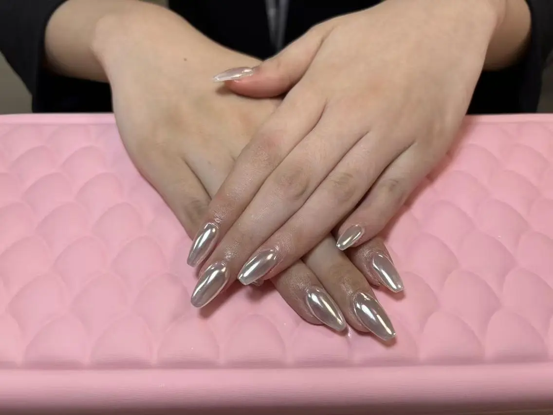 ネイル 長さ出し フレンチネイル ジェルネイル ガラスフレンチ 韓国ネイル Hana Bloom Nail💛Rinaのネイルデザイン