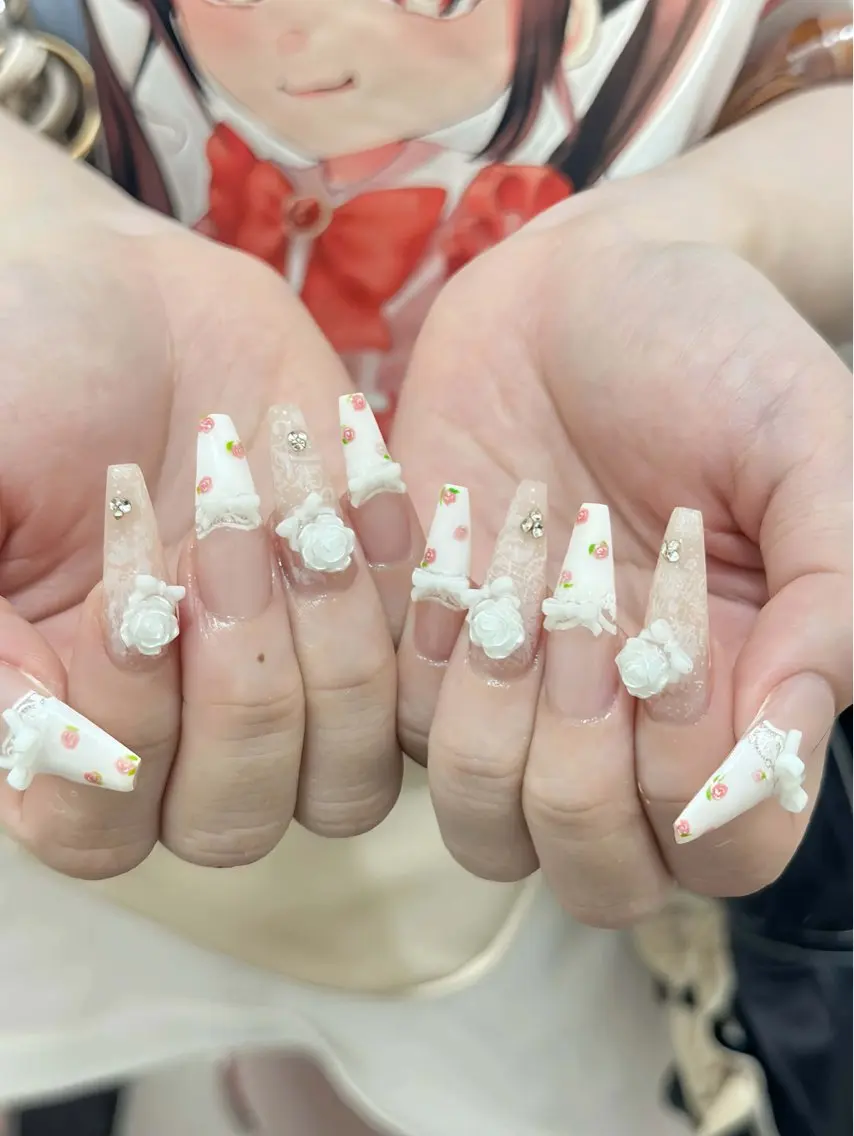 ネイル チークネイル ドット フレンチネイル グラデーション ハート ハンドネイル Julli NailStudioのネイルデザイン