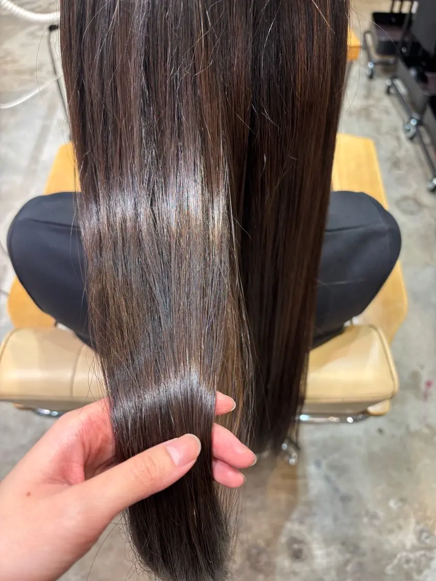 ロング トリートメント Mo eのヘアスタイル