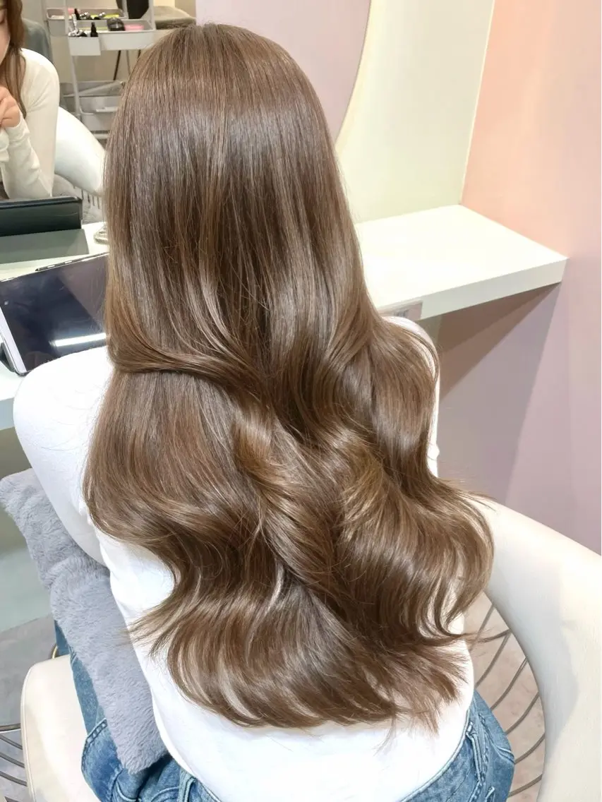 ロング カラー ヘアアレンジ ロングレイヤー ベージュカラー ブリーチ 透明感カラー ダブルカラー カット ヘアカラー トリートメント ヘアセット 縮毛矯正ブリーチなし 🍒❤ゆうきのヘアスタイル