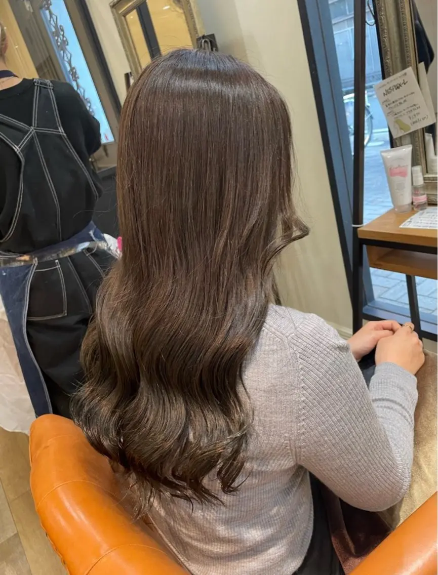 ロング カラー ベージュカラー オリーブベージュ ヘアカラー 松尾 遥花のヘアスタイル