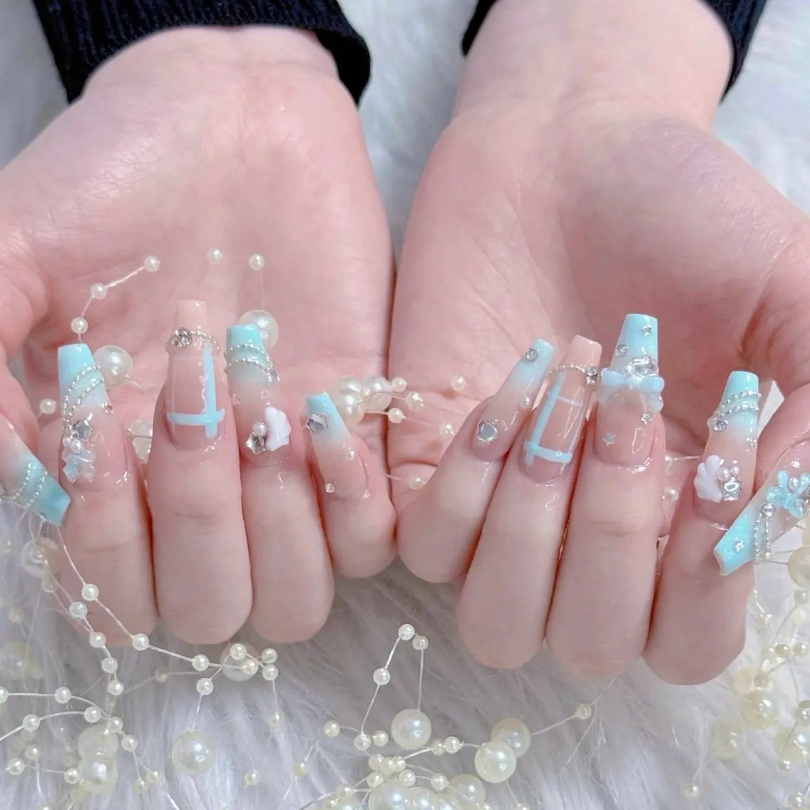 ネイル オーロラネイル クリアネイル 成人式 フラッシュネイル ジェルネイル ハンドネイル Amee Nail Salonのネイルデザイン