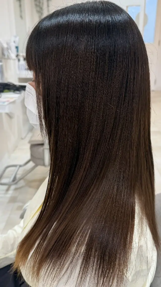 縮毛矯正＋KEMA湿熱トリートメントの写真