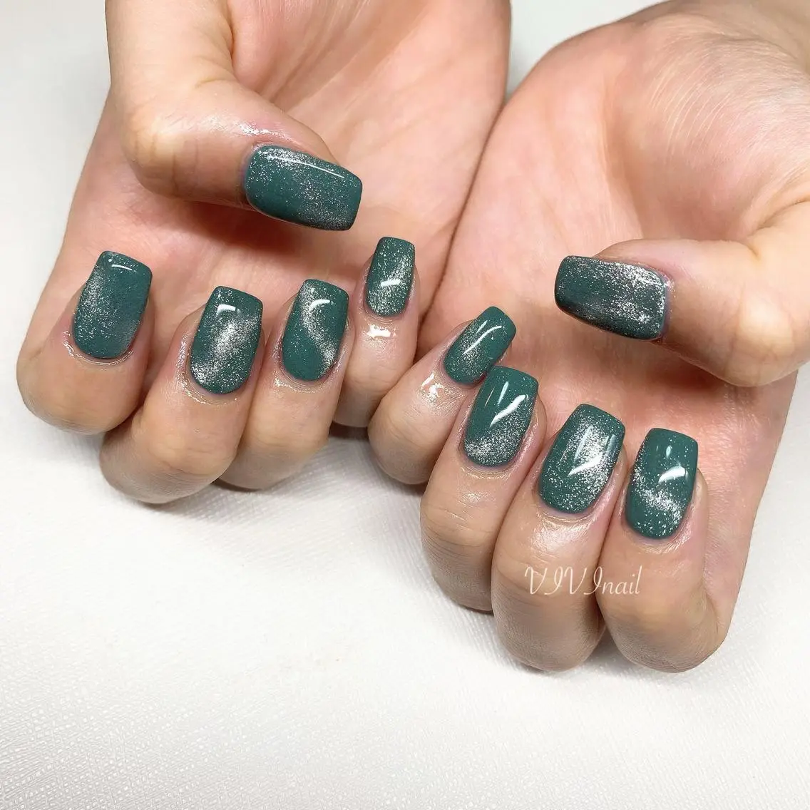 ネイル グリーン ハンドネイル vivi nailのネイルデザイン