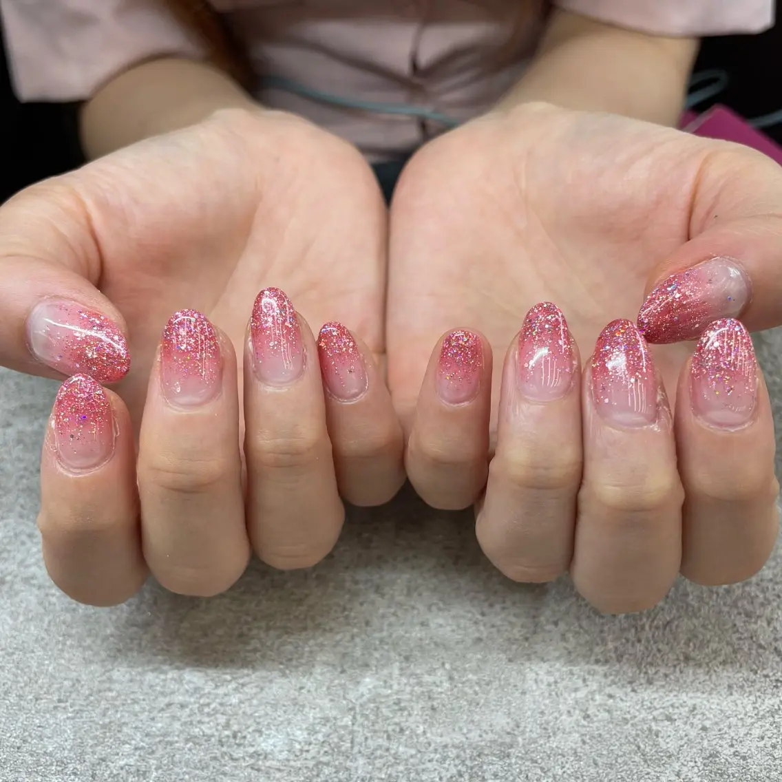ネイル グラデーション キラキラネイル ラメ(グリッター) ラメグラデーション ピンク MAXKELLY EMIのネイルデザイン