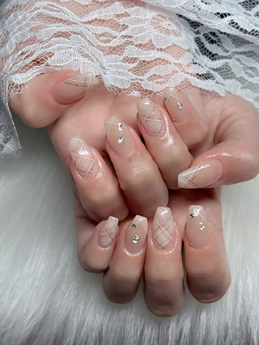 ネイル オーロラネイル フレンチネイル ジェルネイル ハロウィン キラキラネイル H.baby Nail Salonのネイルデザイン