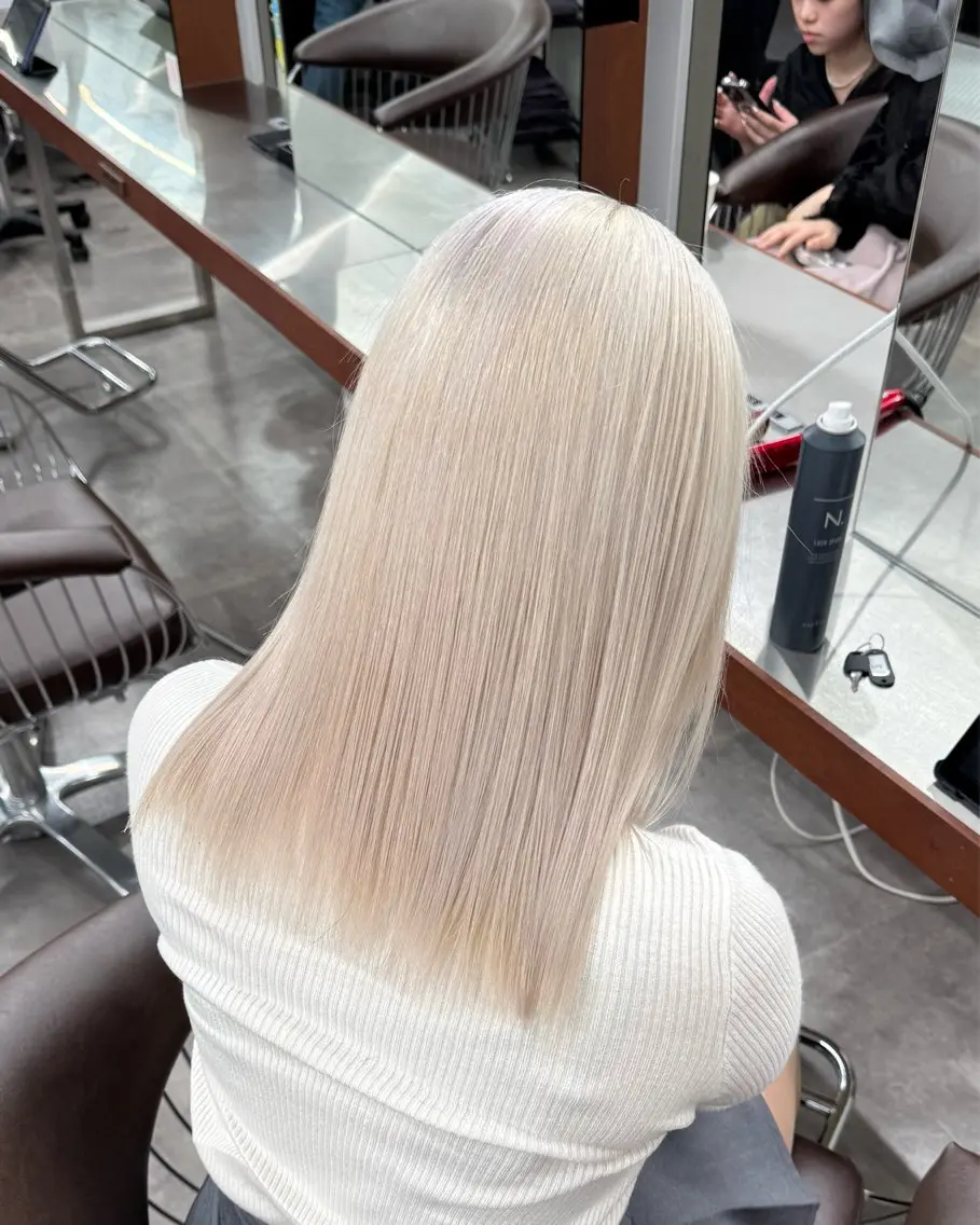 ミディアム カラー アッシュ ベージュカラー ブリーチ ケアブリーチ ダブルカラー カット ヘアカラー トリートメント ブリーチ ハイトーン 特化🌈フジタハルキのヘアスタイル