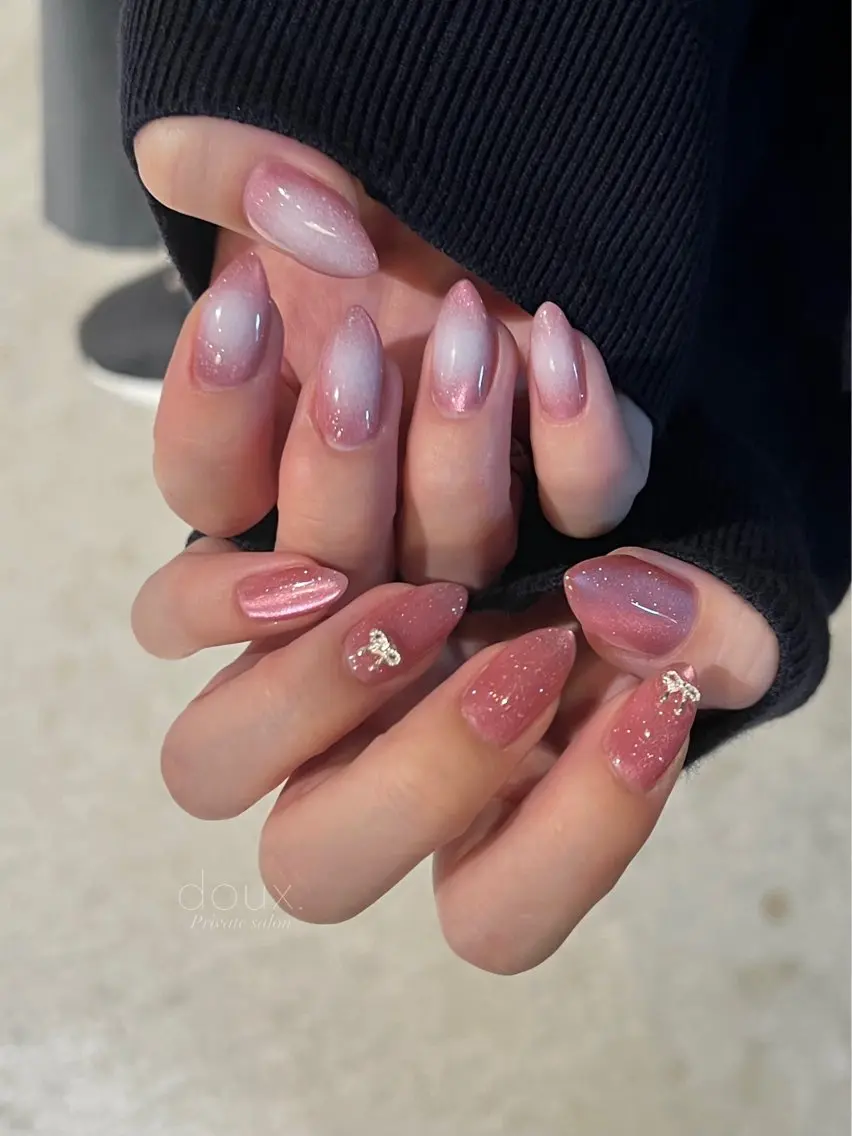ネイル フラッシュネイル マグネットネイル ニュアンスネイル リボン 冬ネイル doux. nailのネイルデザイン
