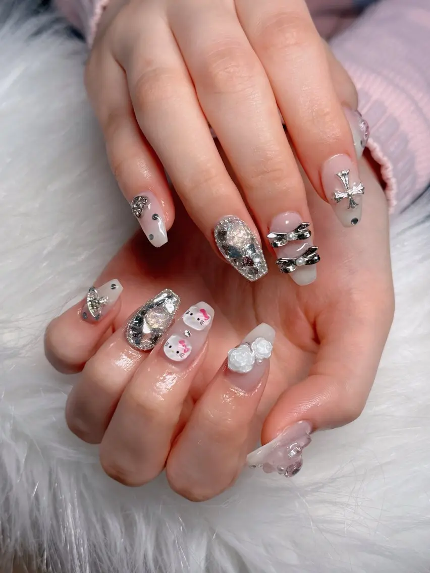 ネイル フレンチネイル ジェルネイル ガラスフレンチ ハロウィン ハート H.baby Nail Salonのネイルデザイン