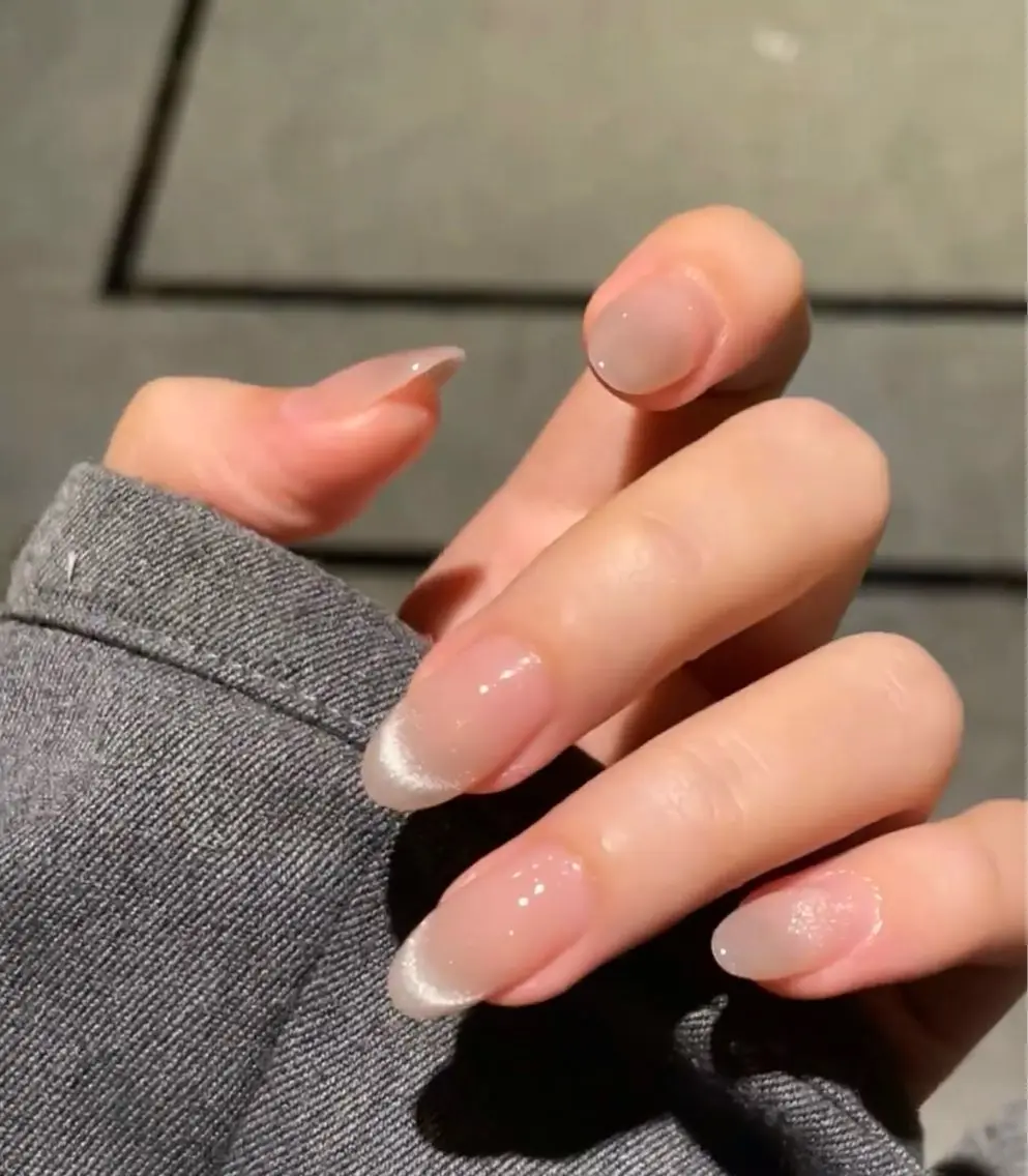 ネイル アートネイル オーロラネイル チークネイル フレンチネイル ガラスフレンチ 🎀YooLi Nail salonのネイルデザイン