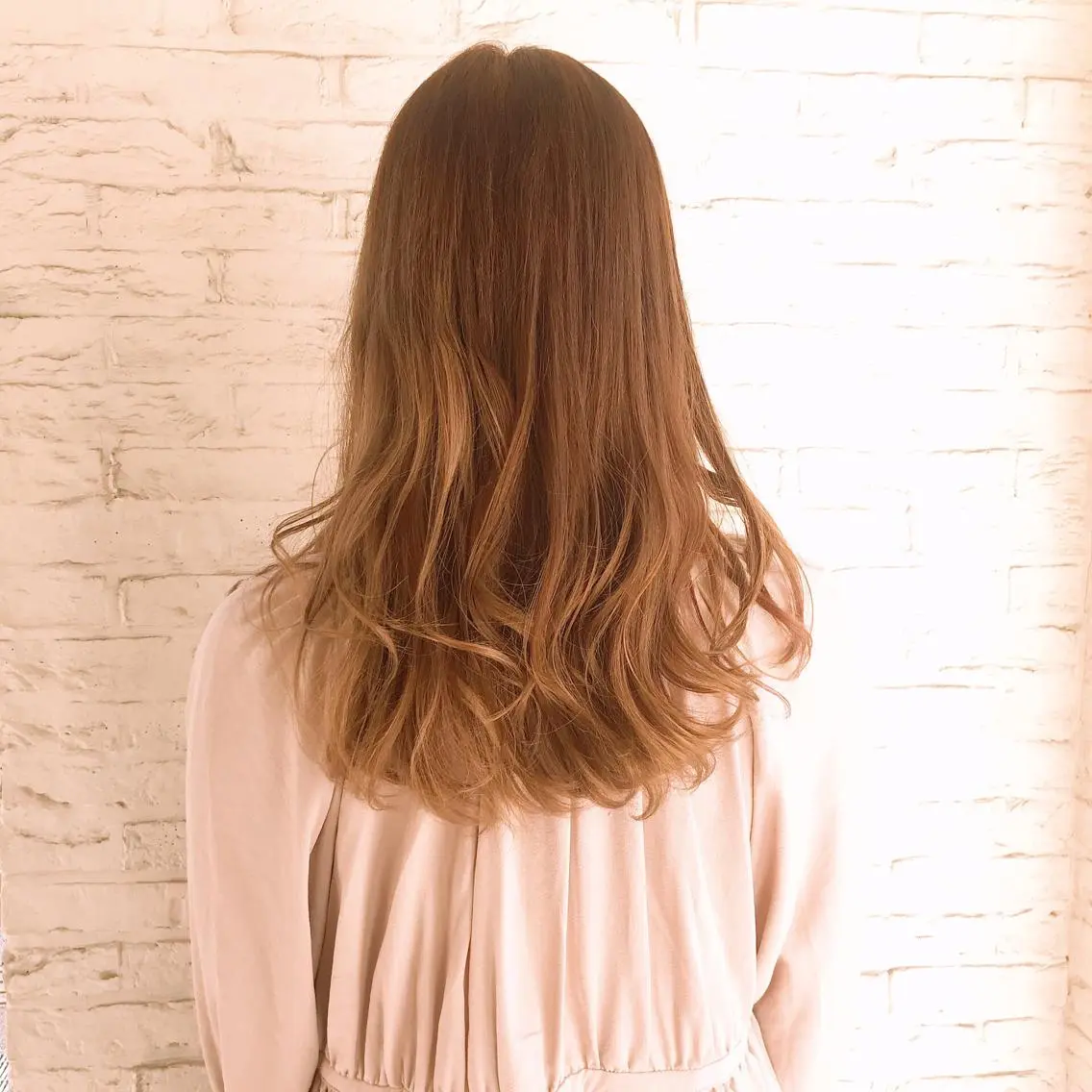 ロング カラー ベージュカラー ヘアカラー トリートメント 澤田 彩香のヘアスタイル