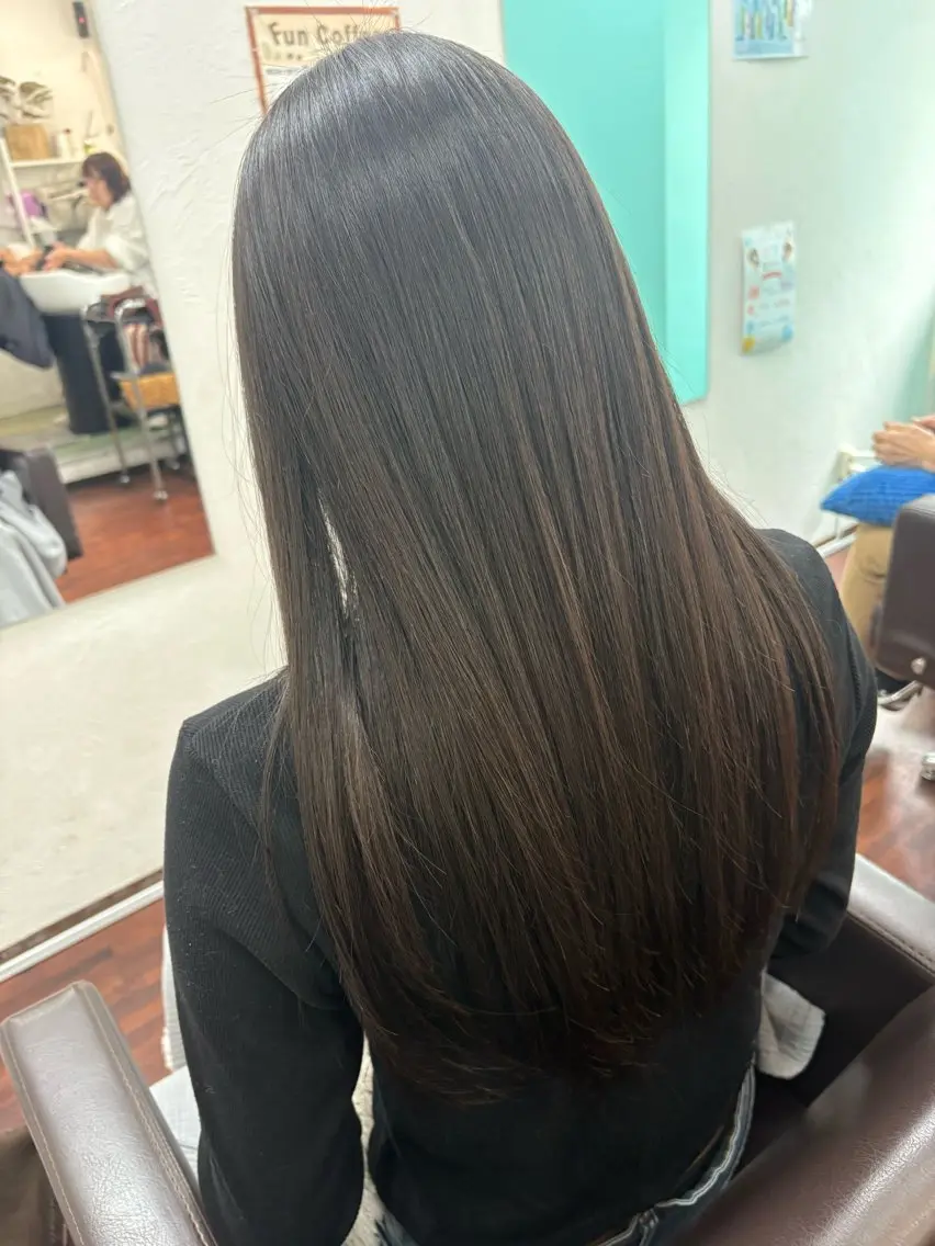 ロング 縮毛矯正 南里  梨奈のヘアスタイル