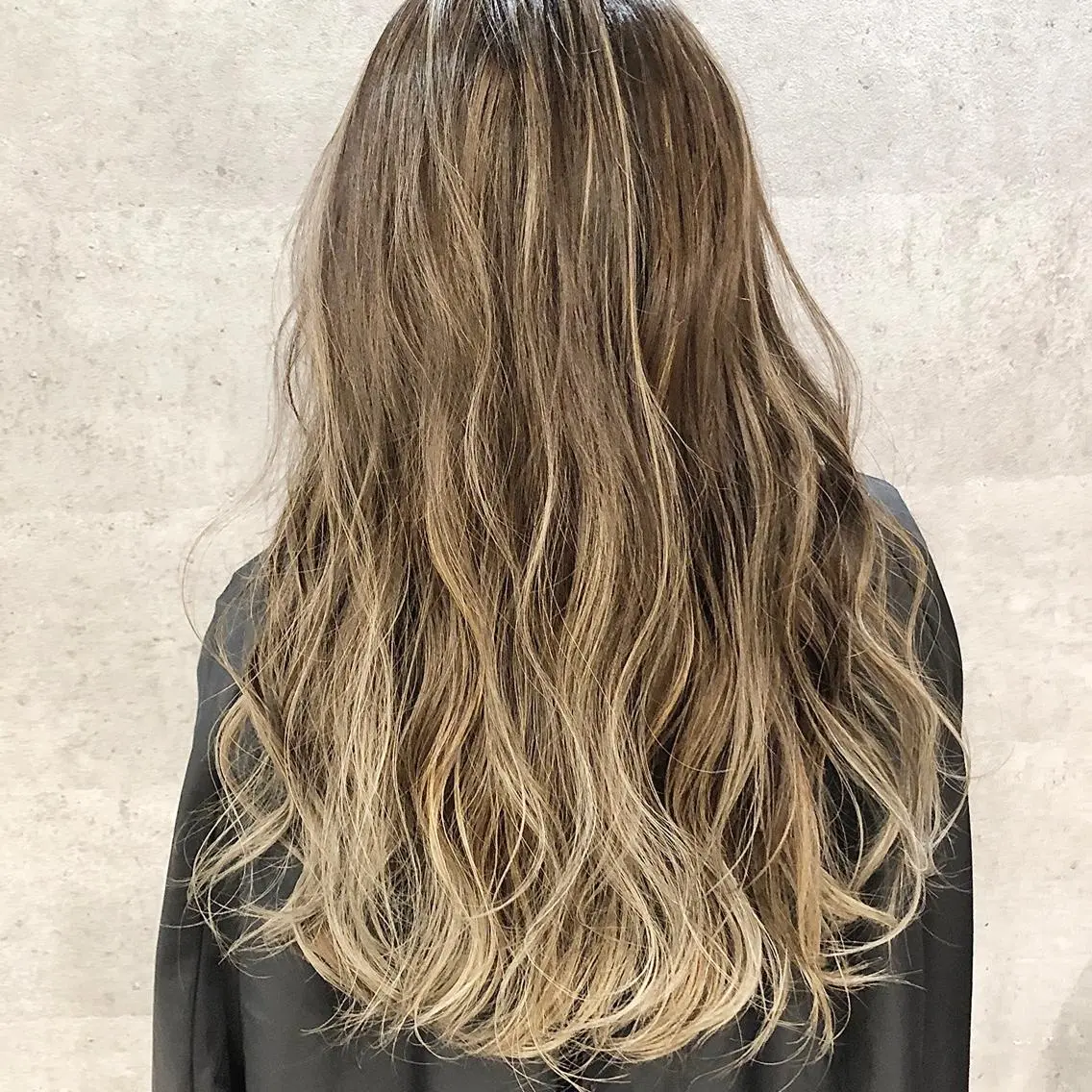 ロング カラー ハイライトカラー ハイライト ✨MiL✨ ✨心斎橋✨のヘアスタイル