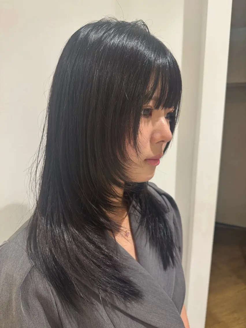 セミロング 佐々木 悠安のヘアスタイル