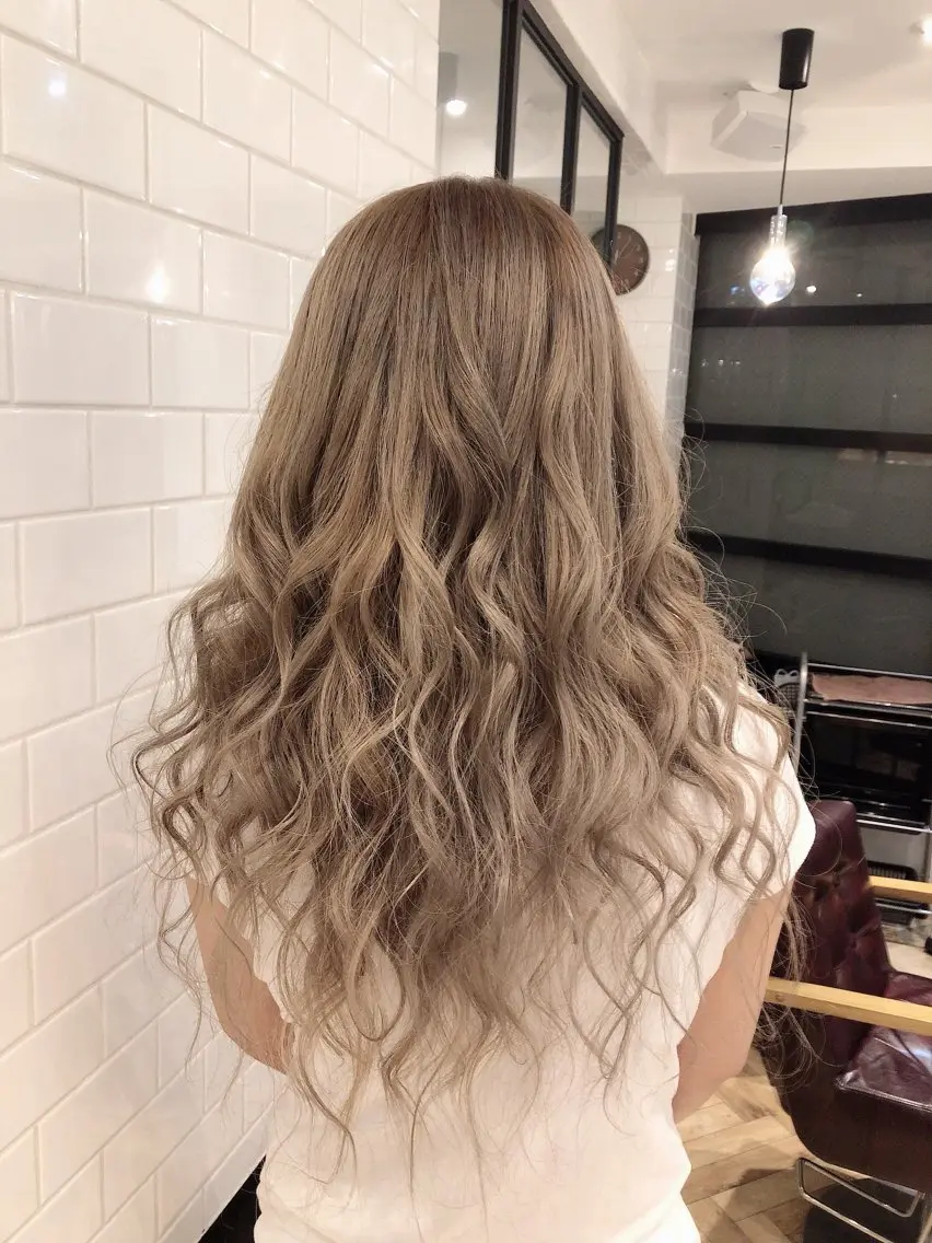 ロング カラー ヘアカラー 🌈髪質改善🌈 過去の1艶サラ体験✨のヘアスタイル