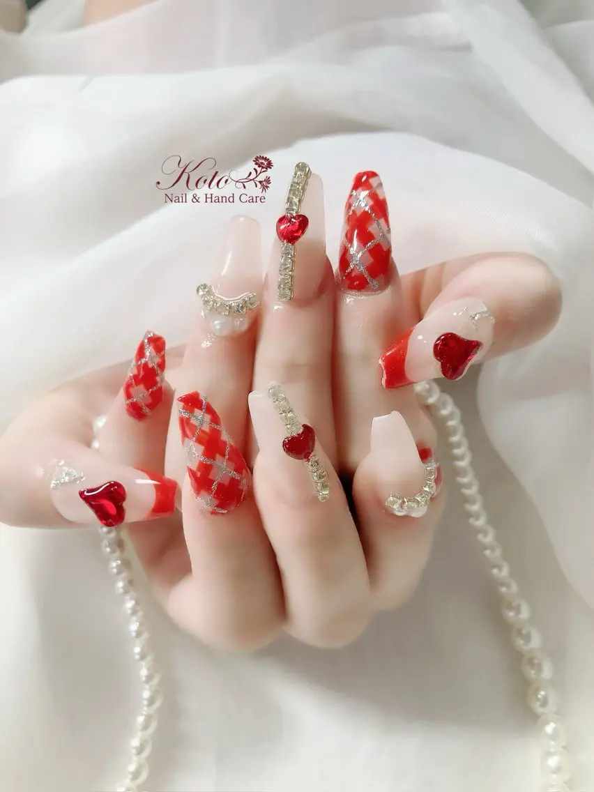 ネイル 長さ出し ジェルネイル 持ち込み ニュアンスネイル 赤色 ハンドネイル Nail Salon KOTOのネイルデザイン