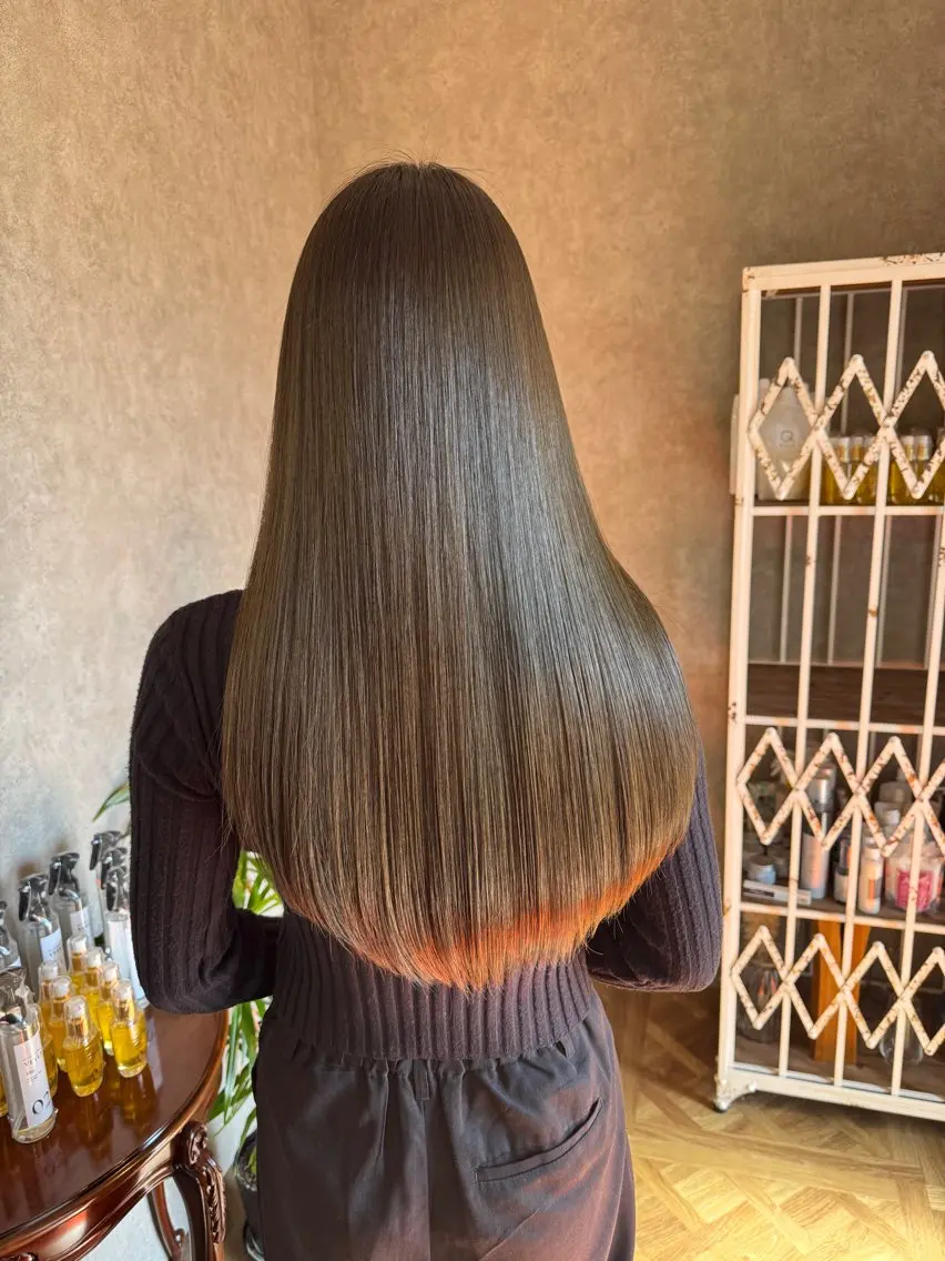 ロング カラー カット ヘアカラー トリートメント 見奈美 凜のヘアスタイル