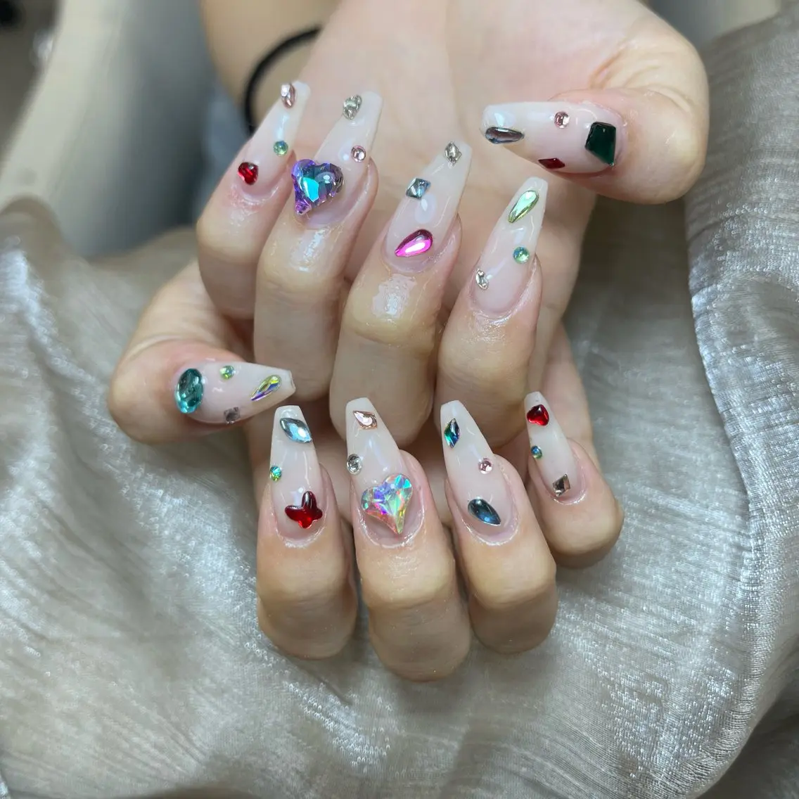 ネイル チークネイル フレンチネイル グラデーション キラキラネイル 韓国ネイル HIKARIHANA NAILのネイルデザイン