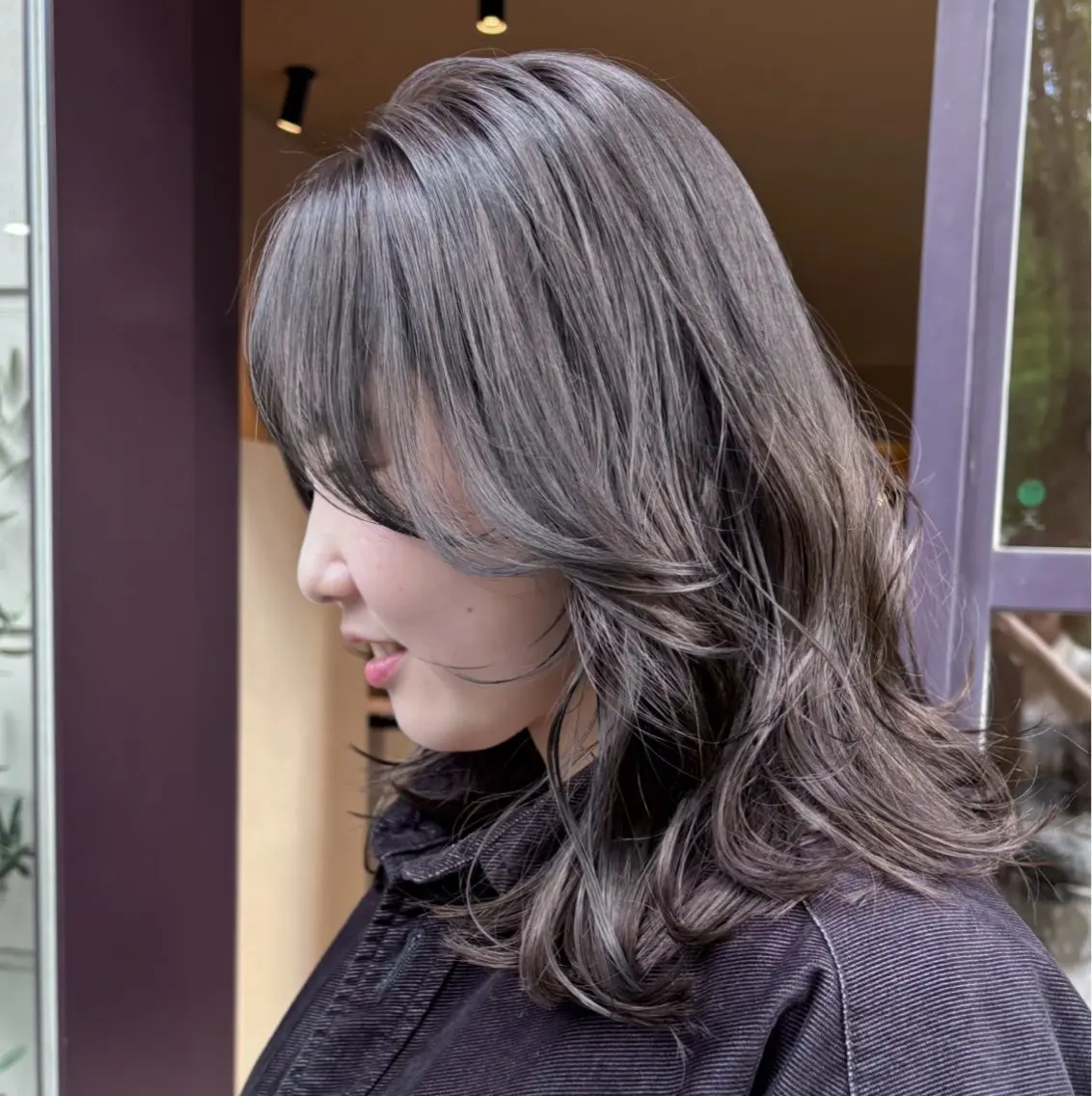 ミディアム カラー アディクシーカラー アッシュ ベージュカラー 透明感カラー グレージュ カット ヘアカラー トリートメント やまぐち もえかのヘアスタイル