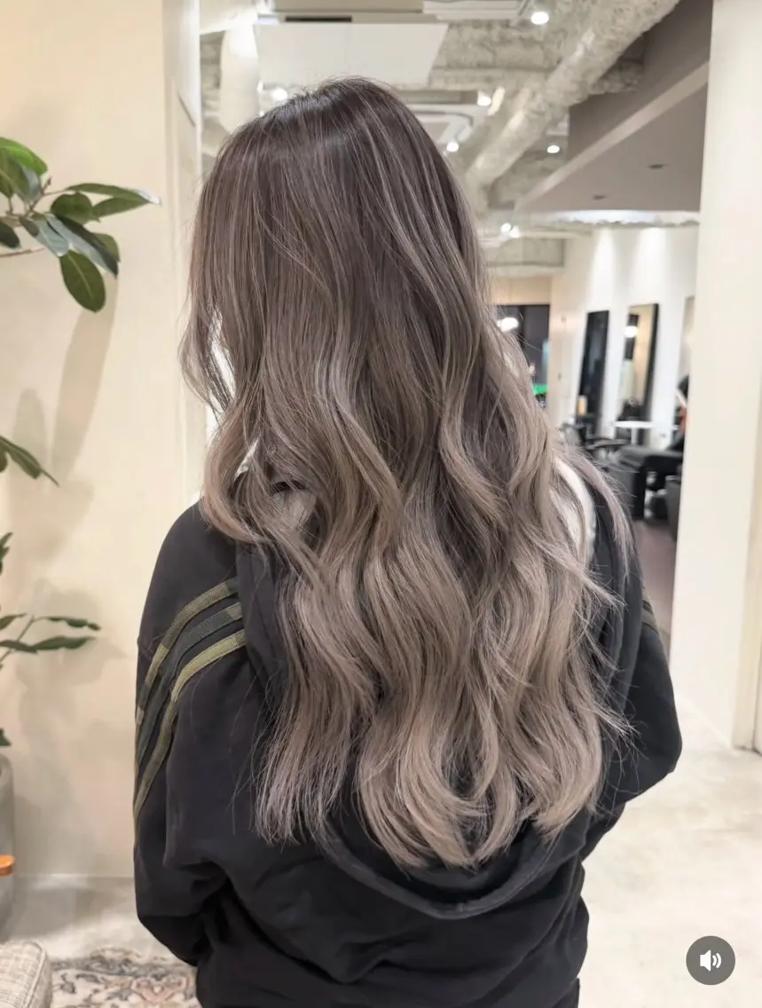 ロング カラー バレイヤージュ レイヤーカット いちか 🪶バレイヤージュのヘアスタイル