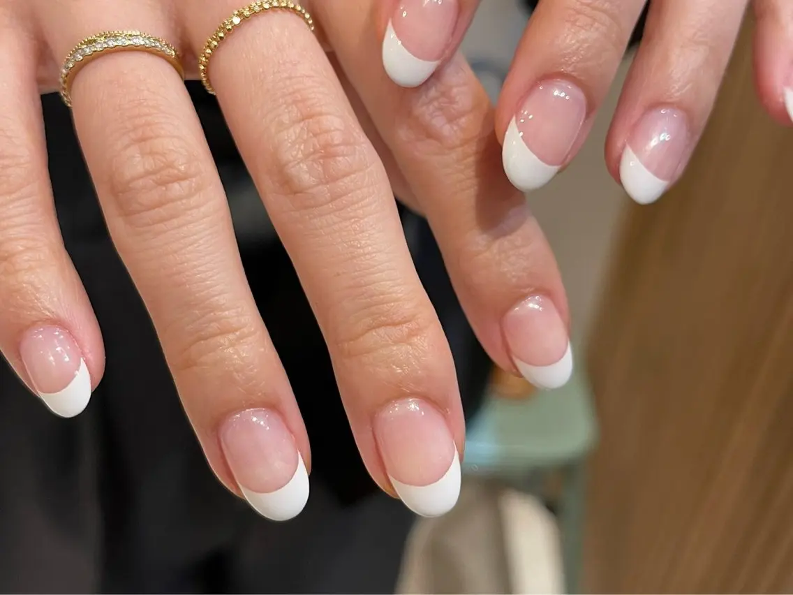 【モデル様期間限定💅🏻オフなし白フレンチ¥2500】の写真