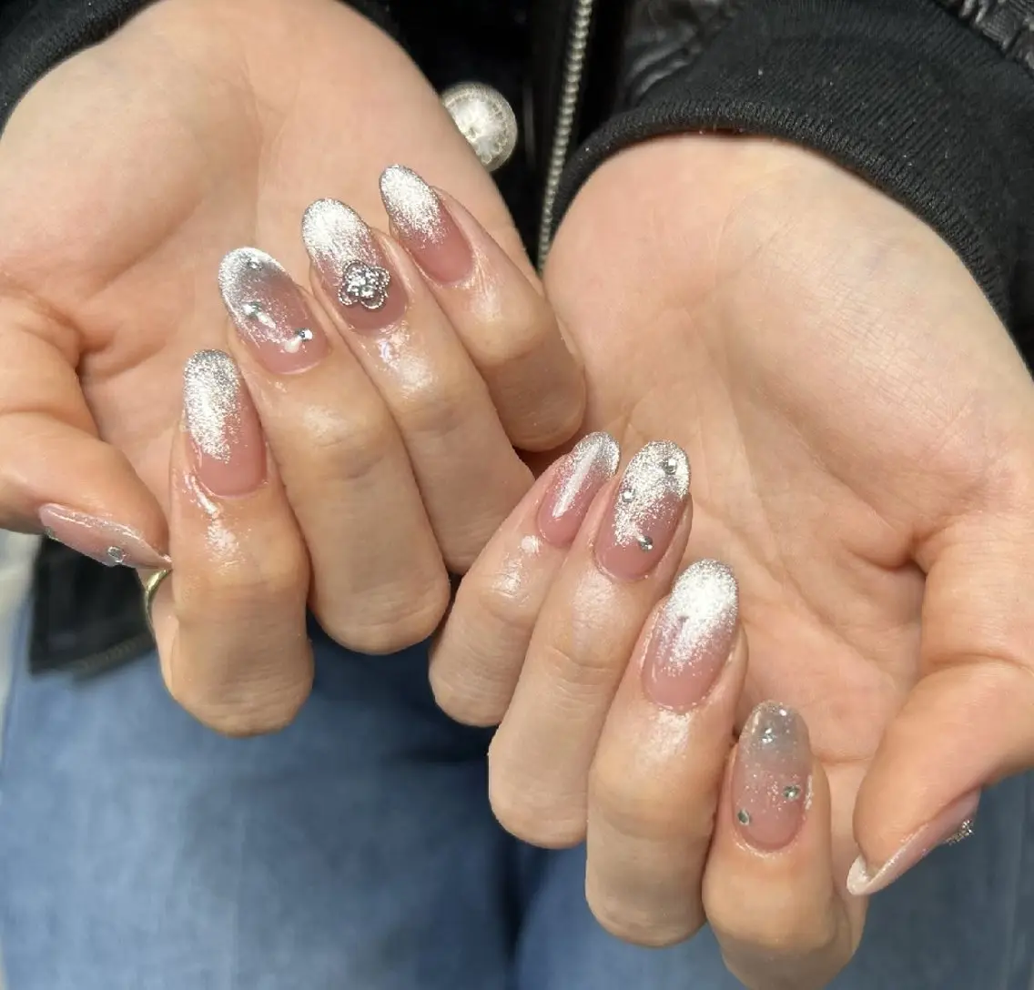 ネイル フレンチネイル キラキラネイル 韓国ネイル マグネットネイル マグネットフレンチ ハンドネイル UM Nail Salonのネイルデザイン
