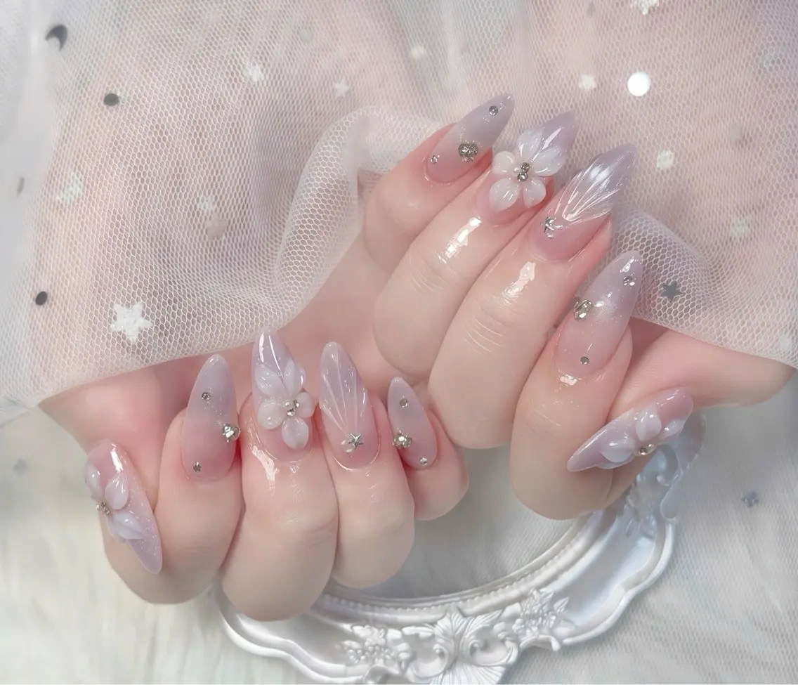 ネイル チークネイル 長さ出し フレンチネイル ジェルネイル グラデーション ハンドネイル THANHTHANH NAILのネイルデザイン