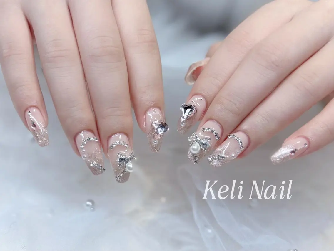 ネイル ハート キラキラネイル ワンホンネイル 冬ネイル ハンドネイル Keli Nail 難波のネイルデザイン