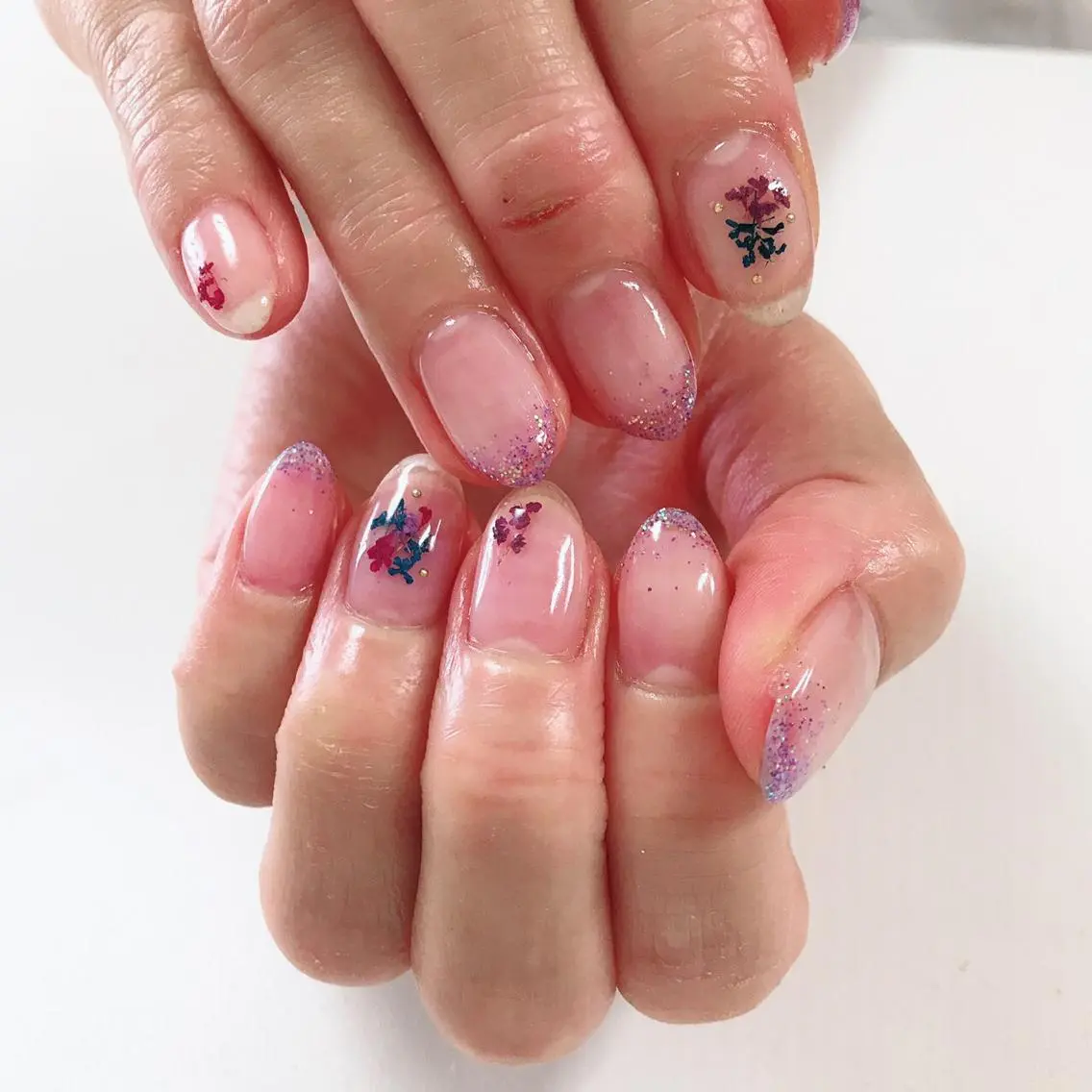 ネイル アートネイル 長さ出し フットネイル グリーン ニュアンスネイル Lily Roseスタッフ一同のマツエク・マツパデザイン